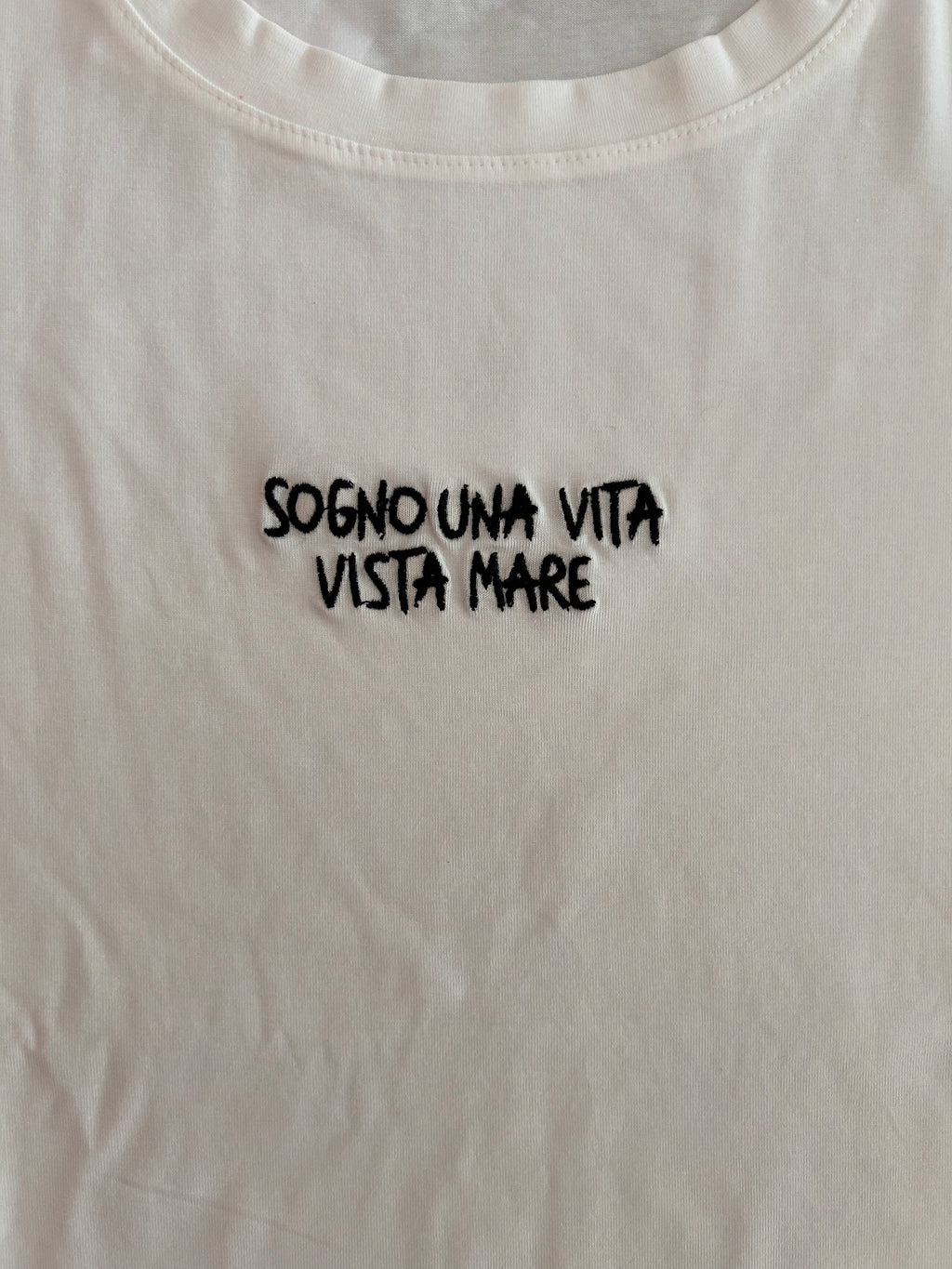 T-shirt ricamata Namastè