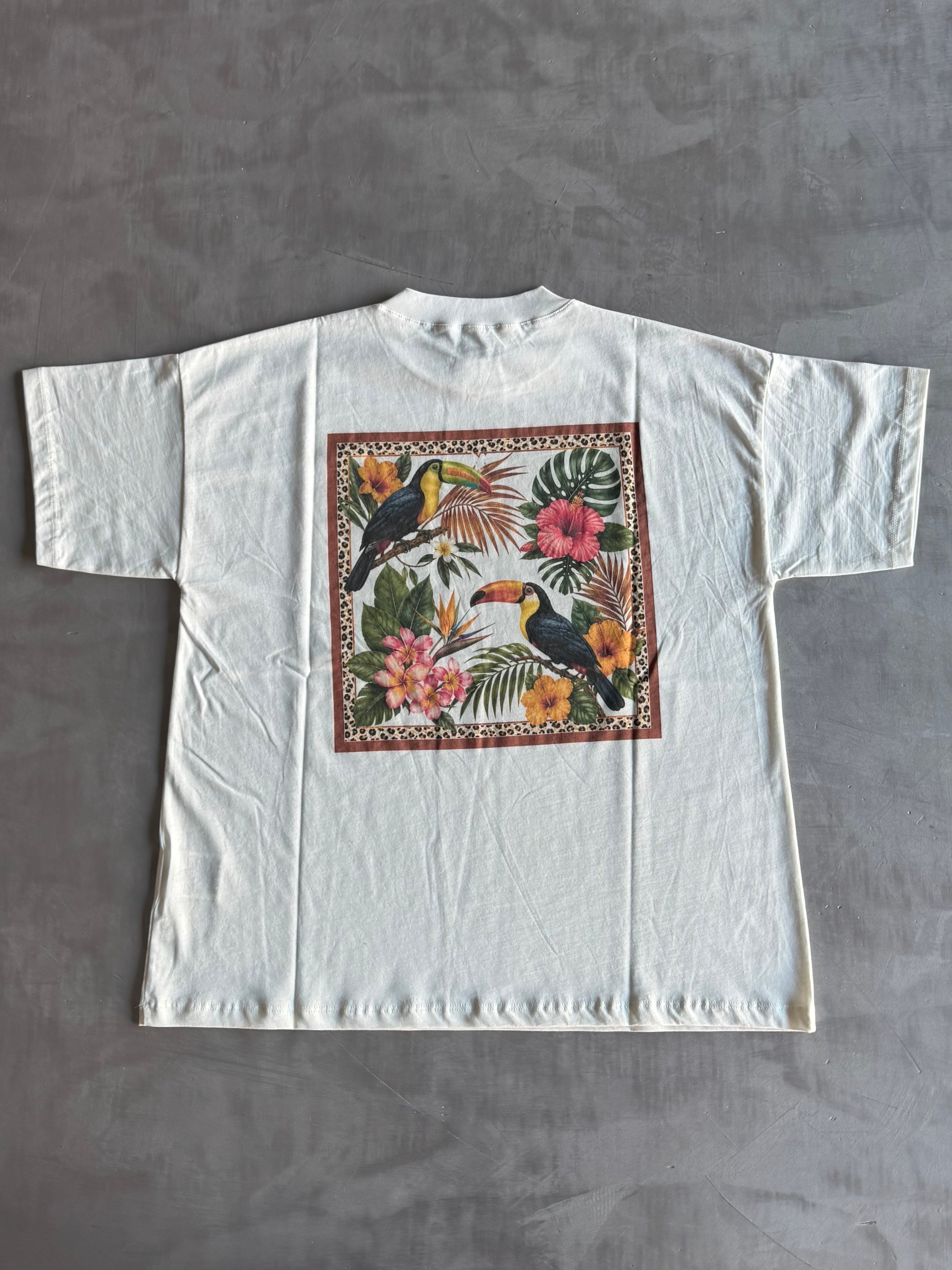 T-shirt over Vicolo
