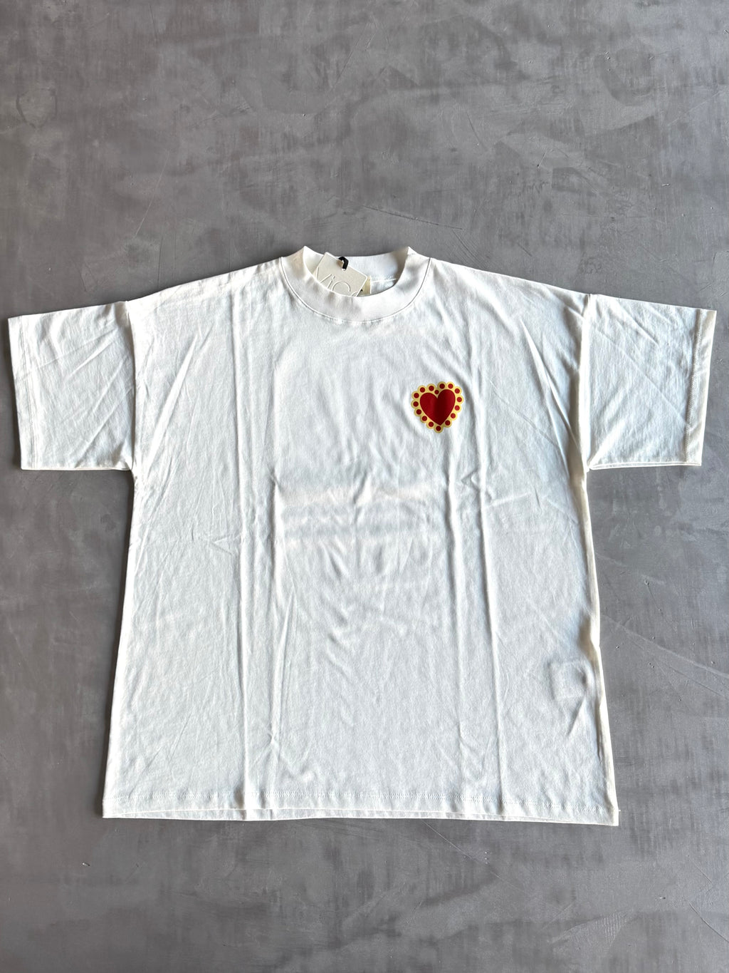 T-shirt over Vicolo