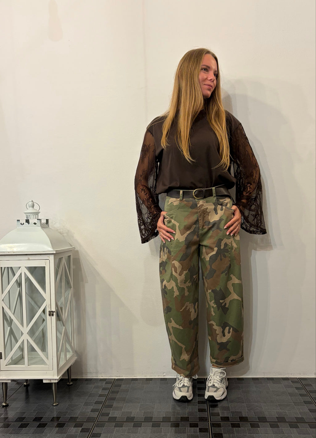 T-shirt maniche in pizzo Vicolo