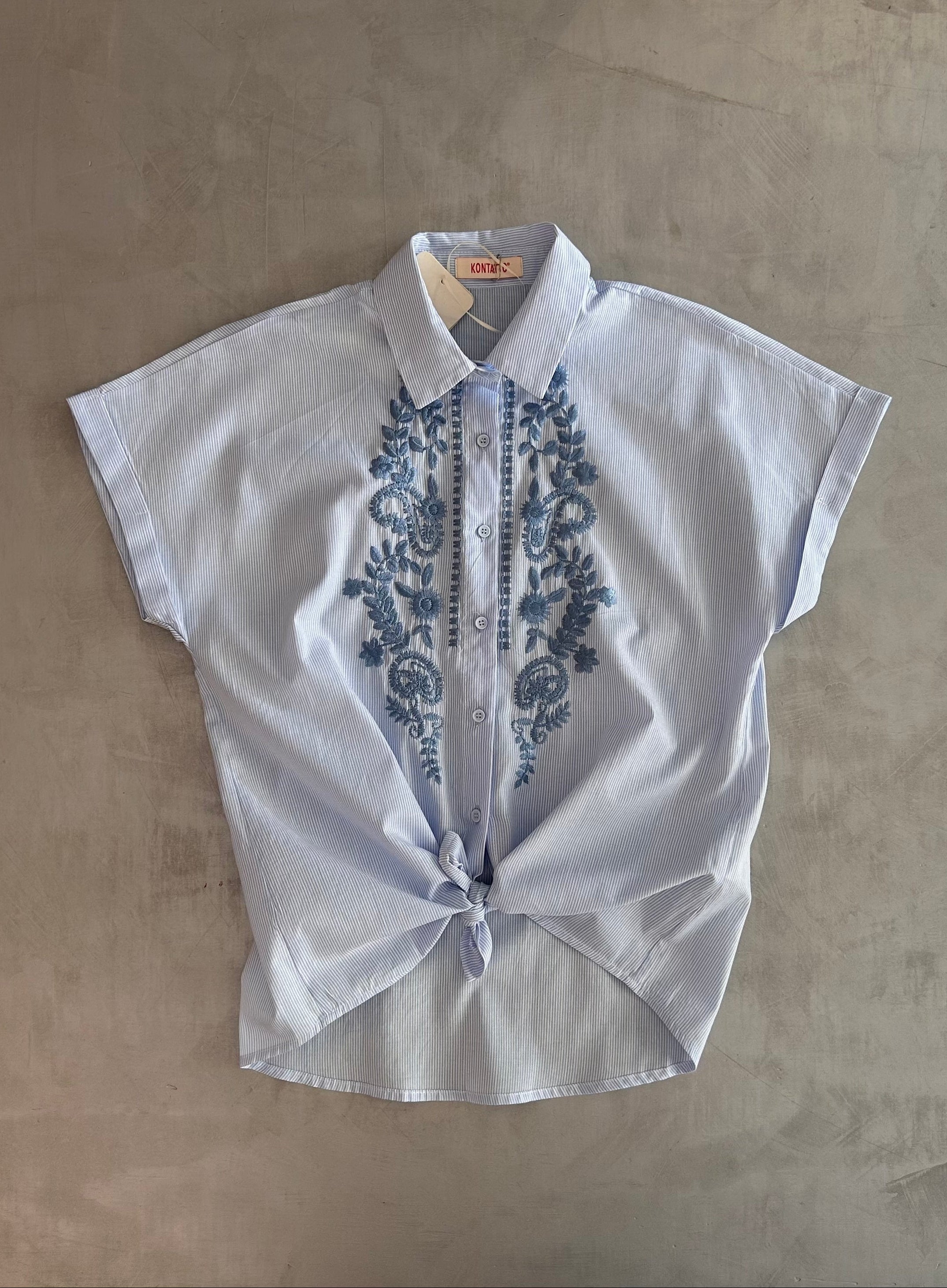 Camicia con ricami Kontatto