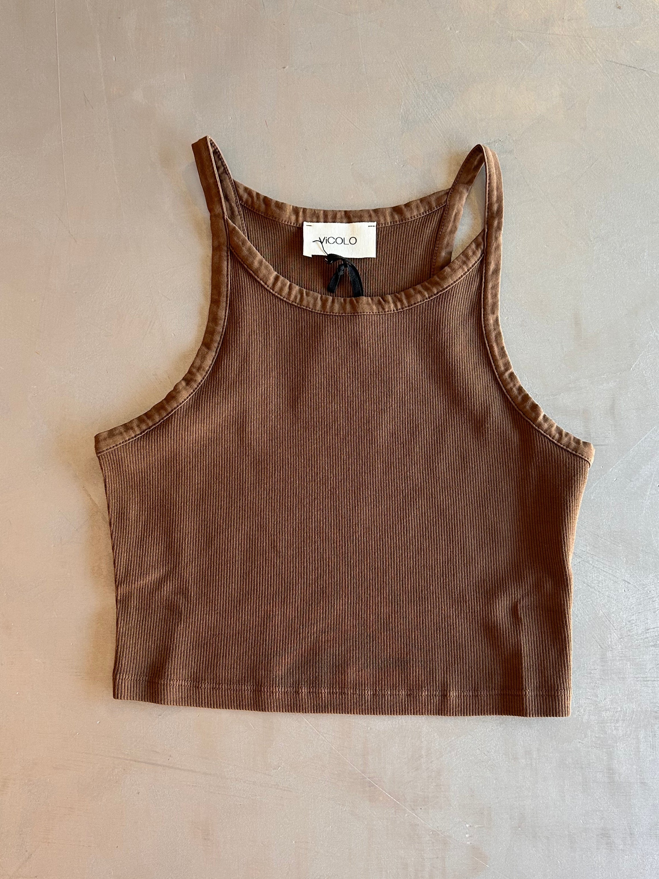 Top cropped Vicolo
