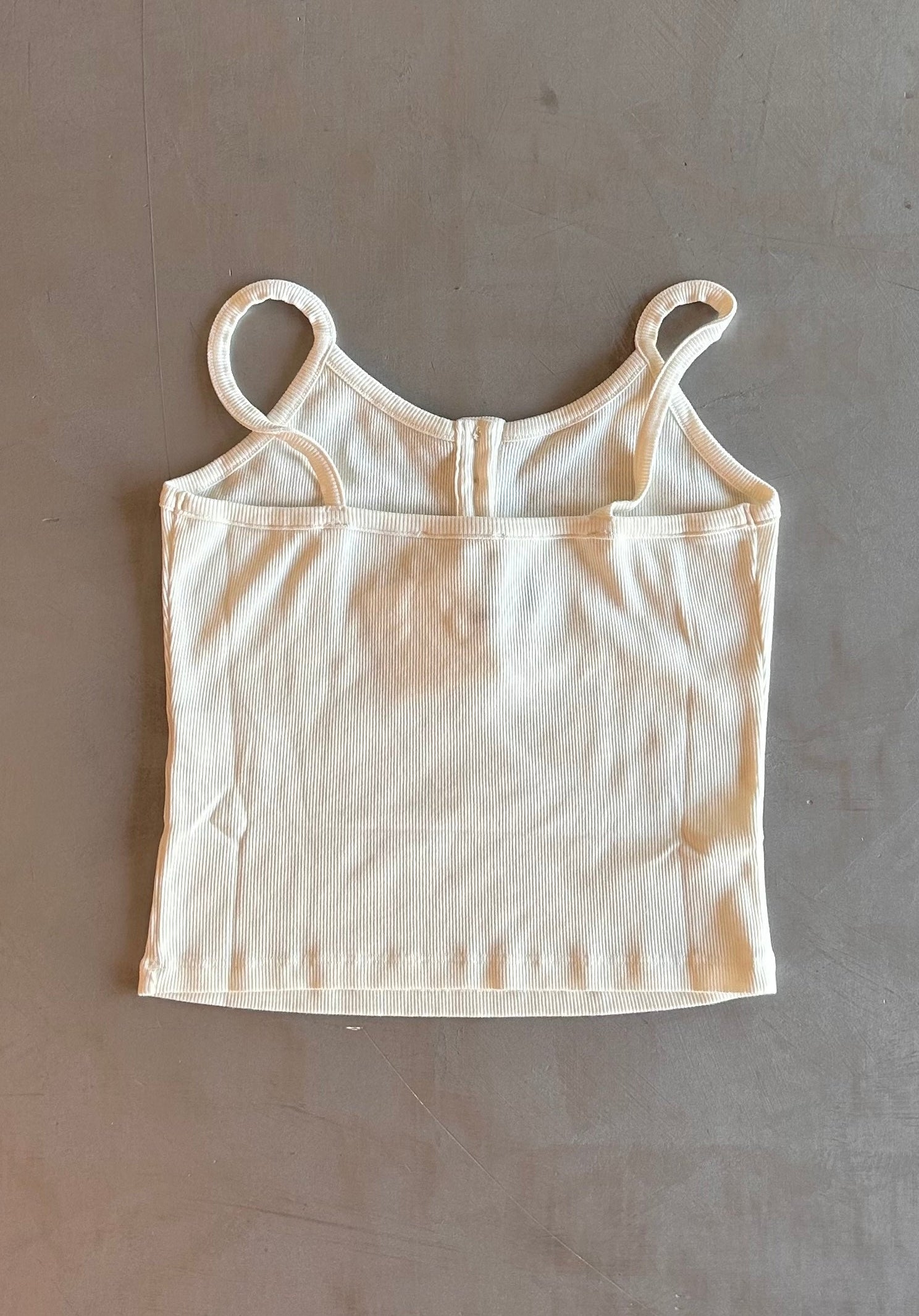 Top cropped Vicolo