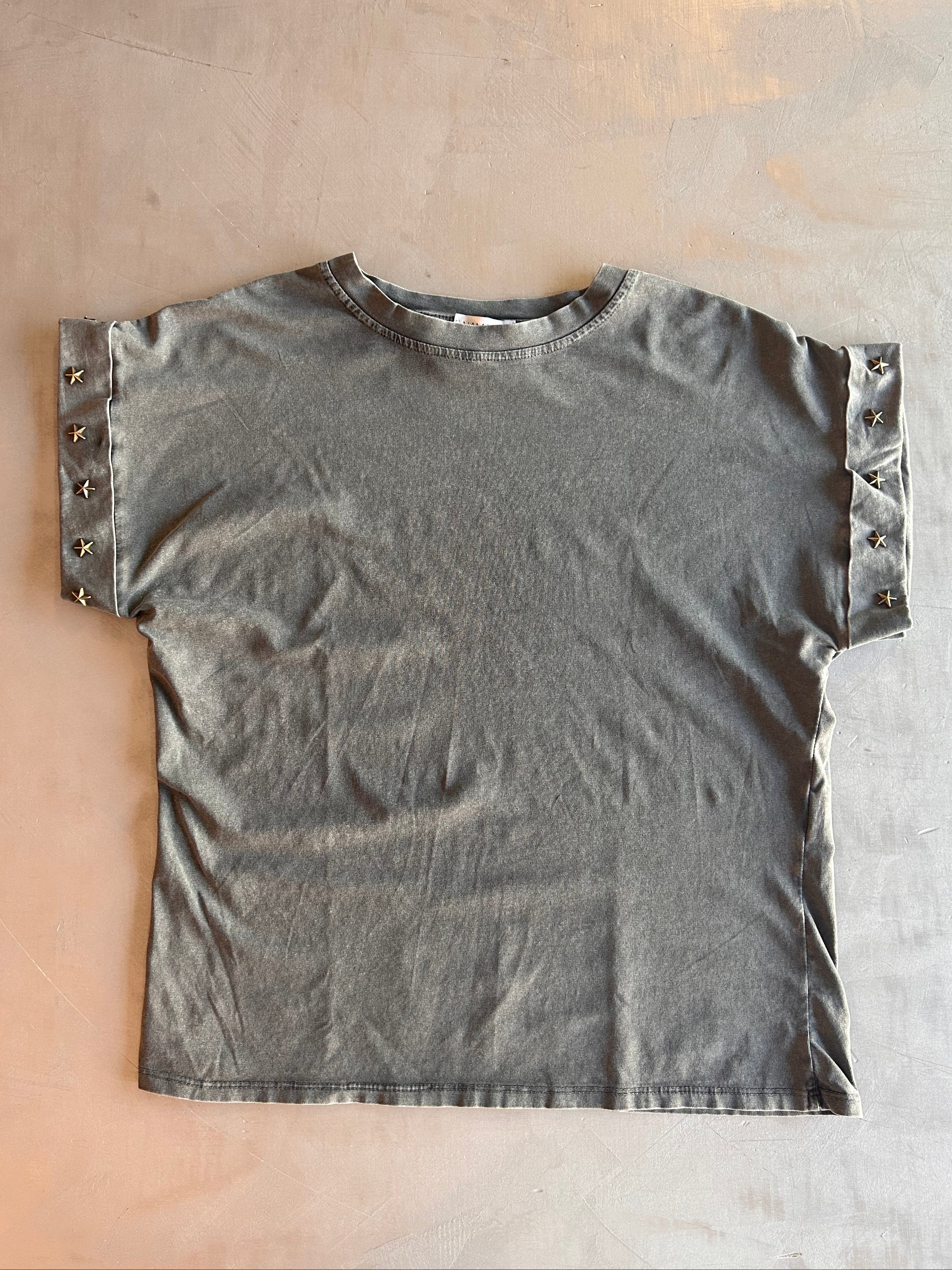 T-shirt Namastè con borchie