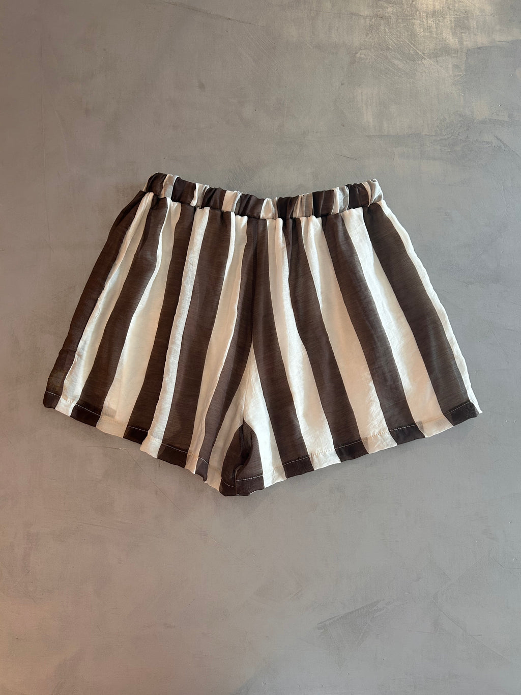 Shorts con ricamo Tensione In