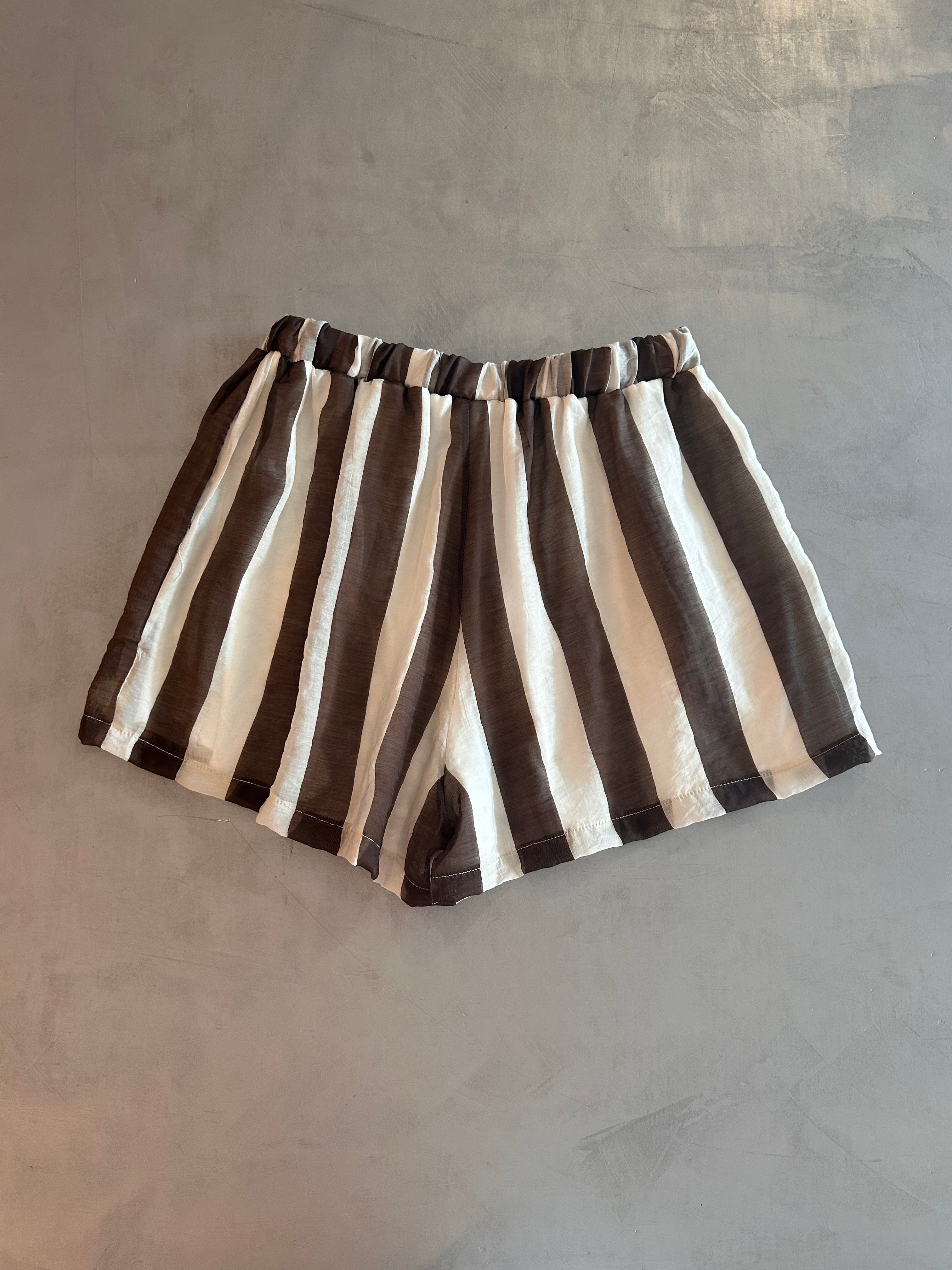 Shorts con ricamo Tensione In