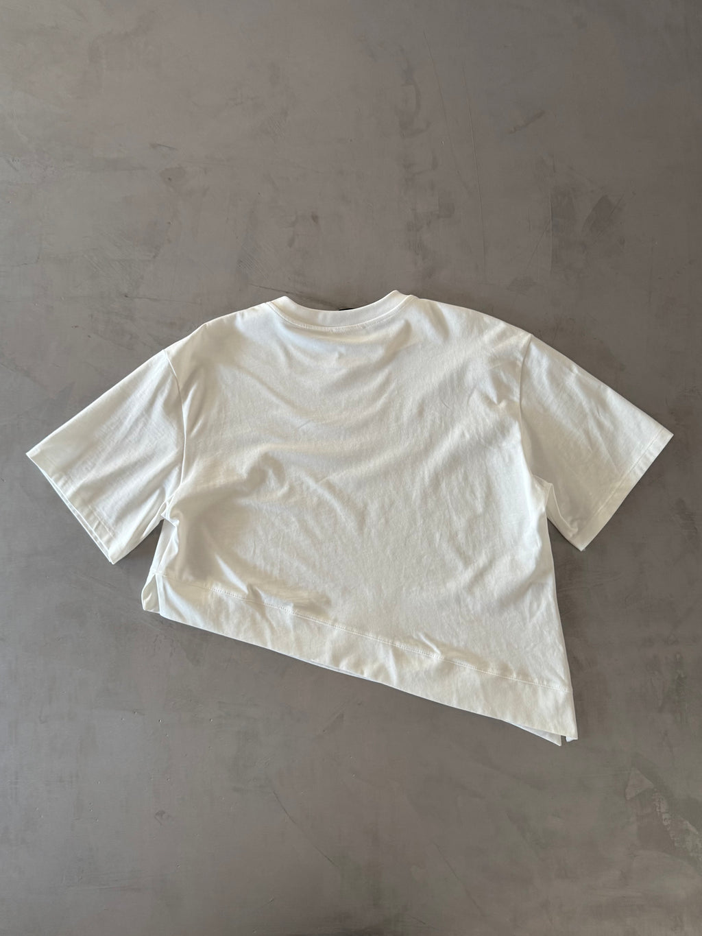 Maglia asimmetrica manica corta Vicolo