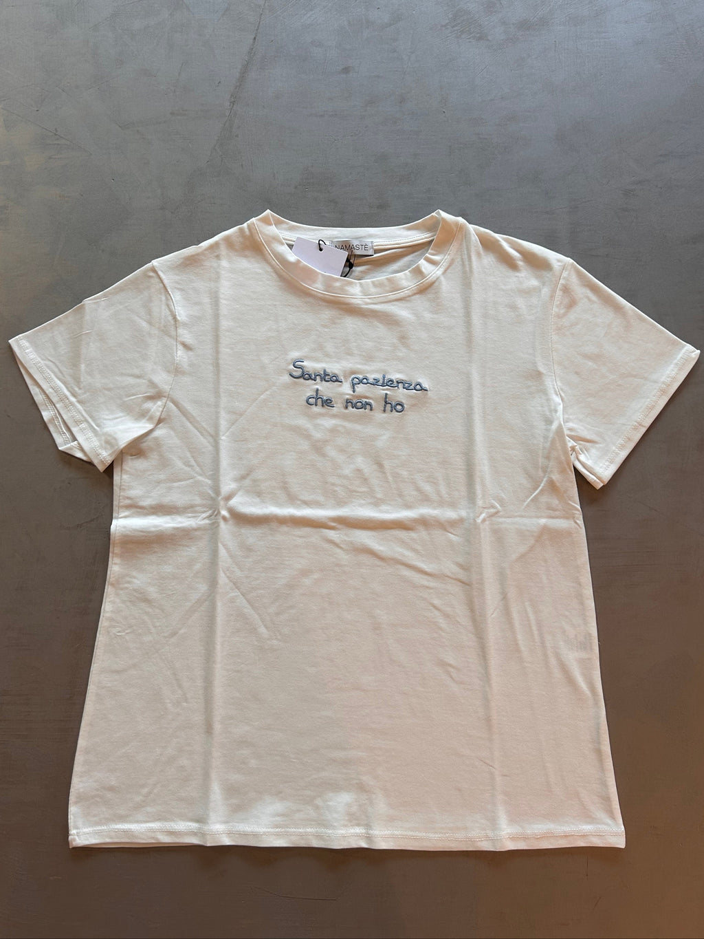 T-shirt ricamata Namastè