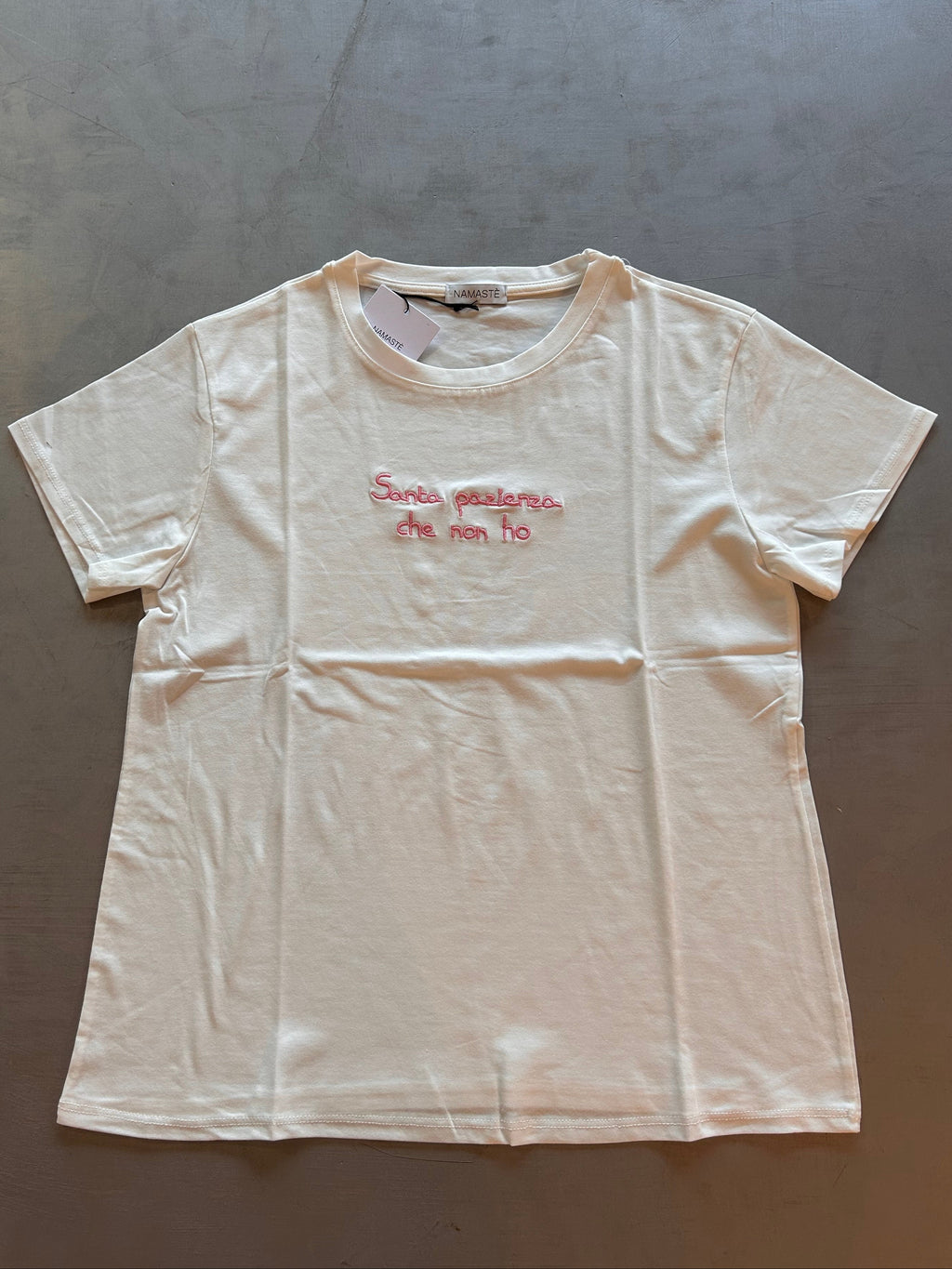 T-shirt ricamata Namastè
