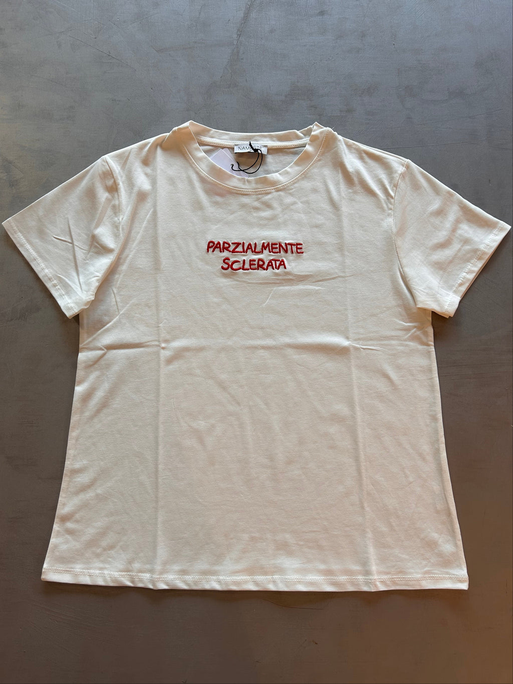 T-shirt ricamata Namastè