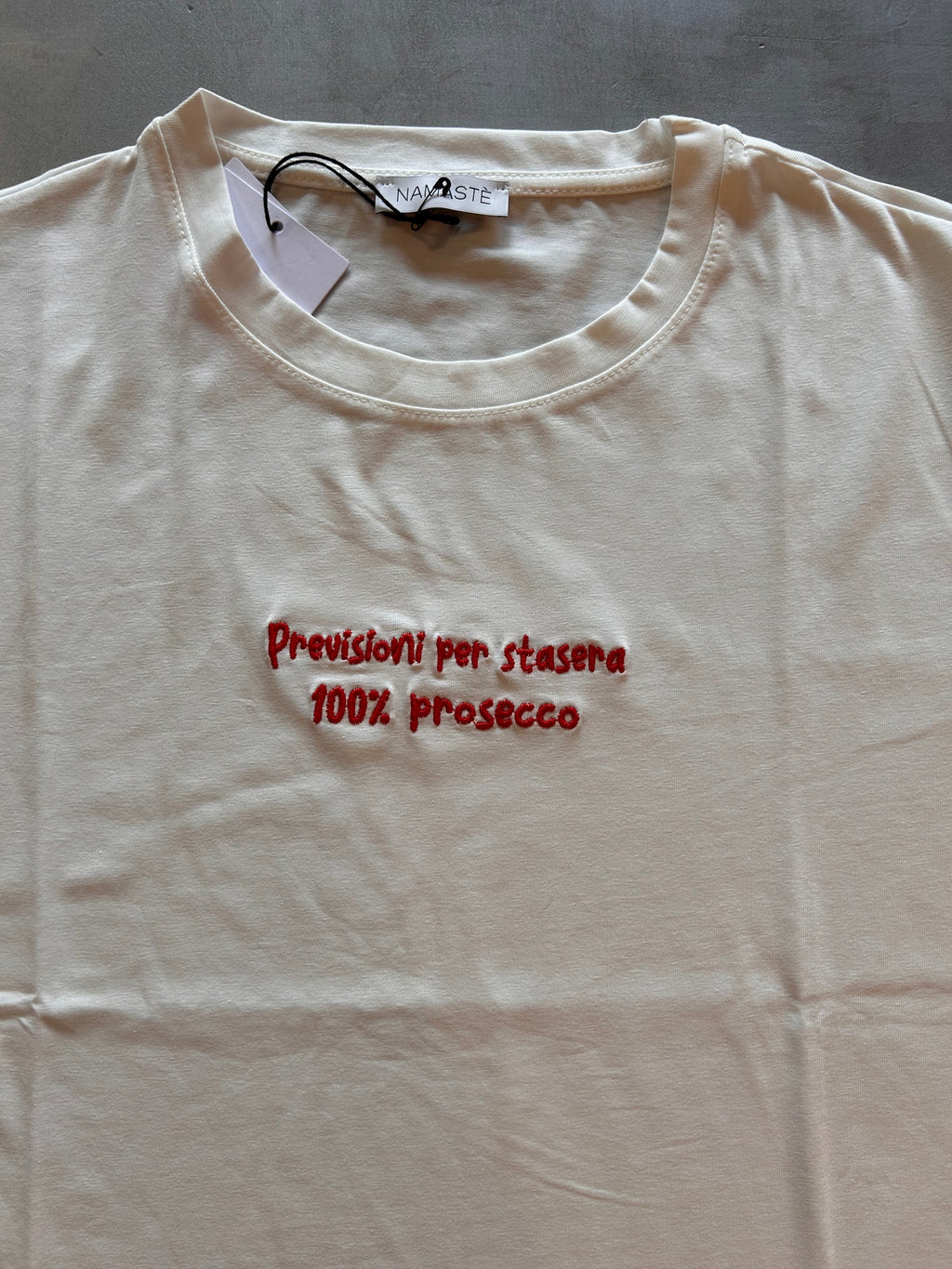 T-shirt ricamata Namastè