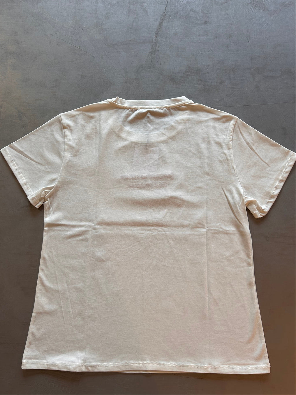 T-shirt ricamata Namastè