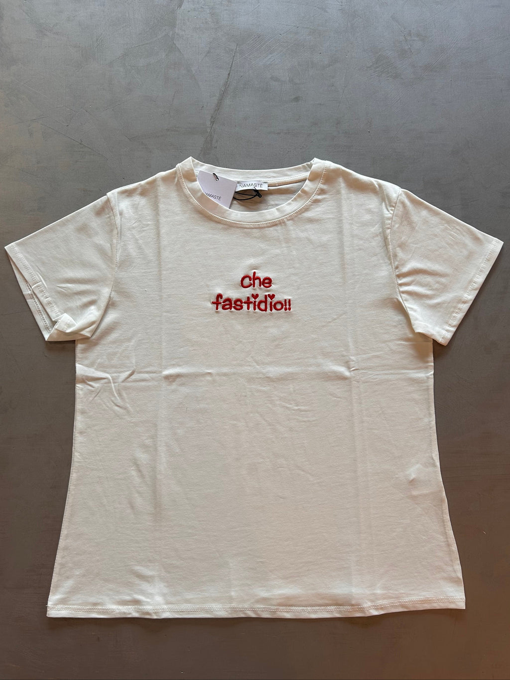 T-shirt ricamata Namastè