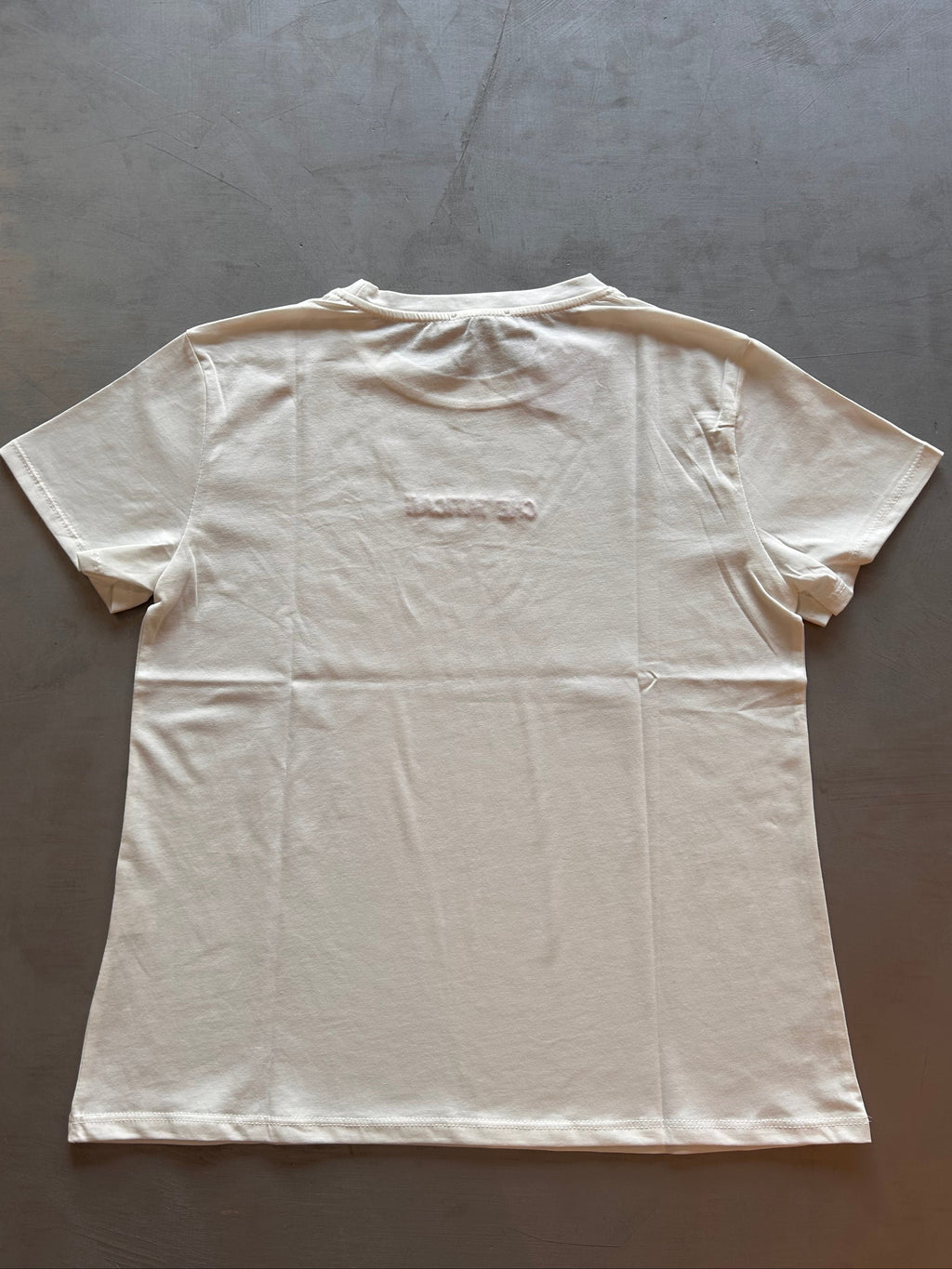 T-shirt ricamata Namastè