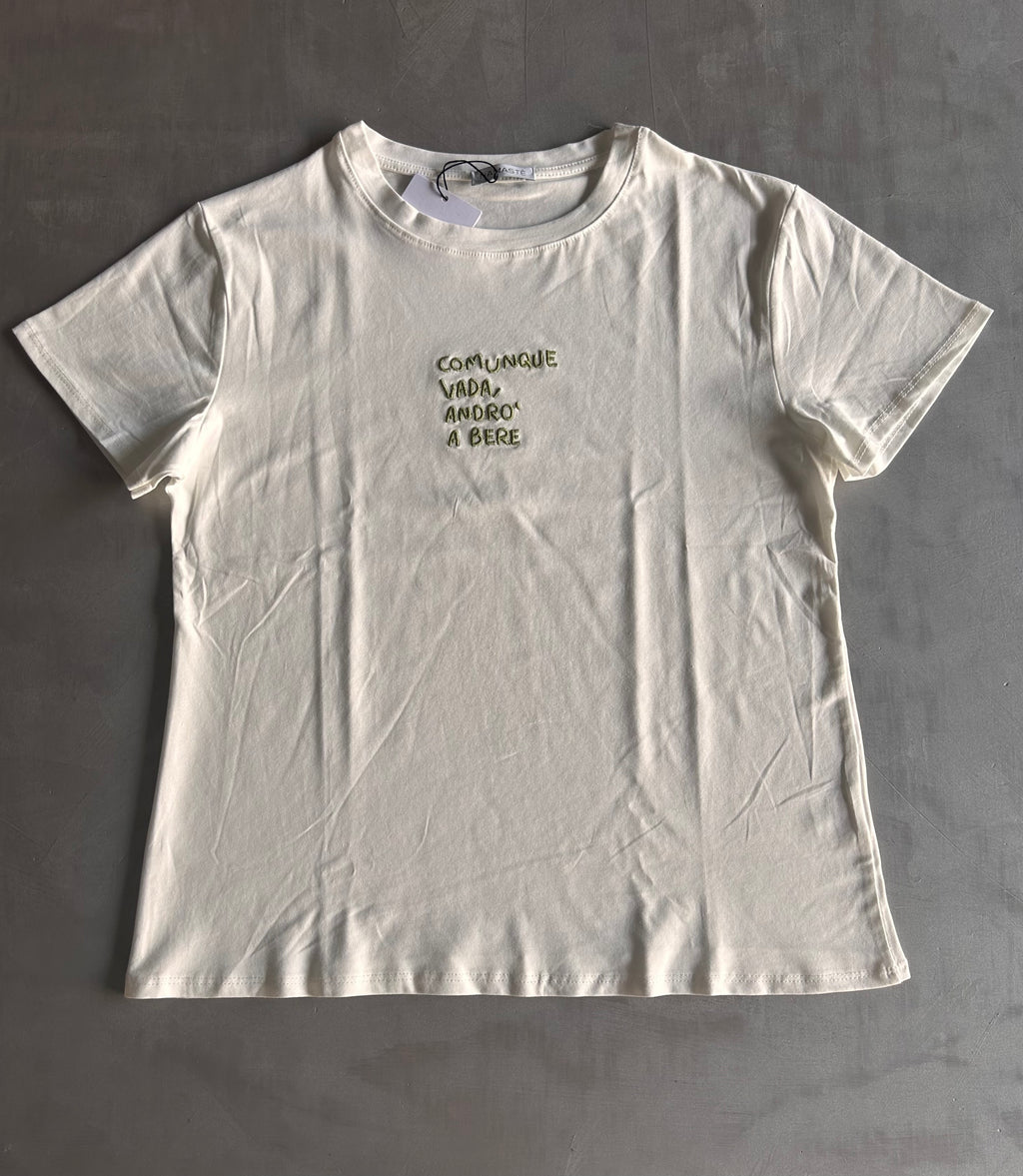 T-shirt ricamata Namastè